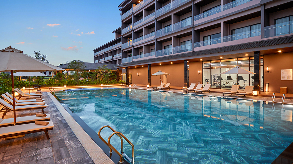 Swimming pool