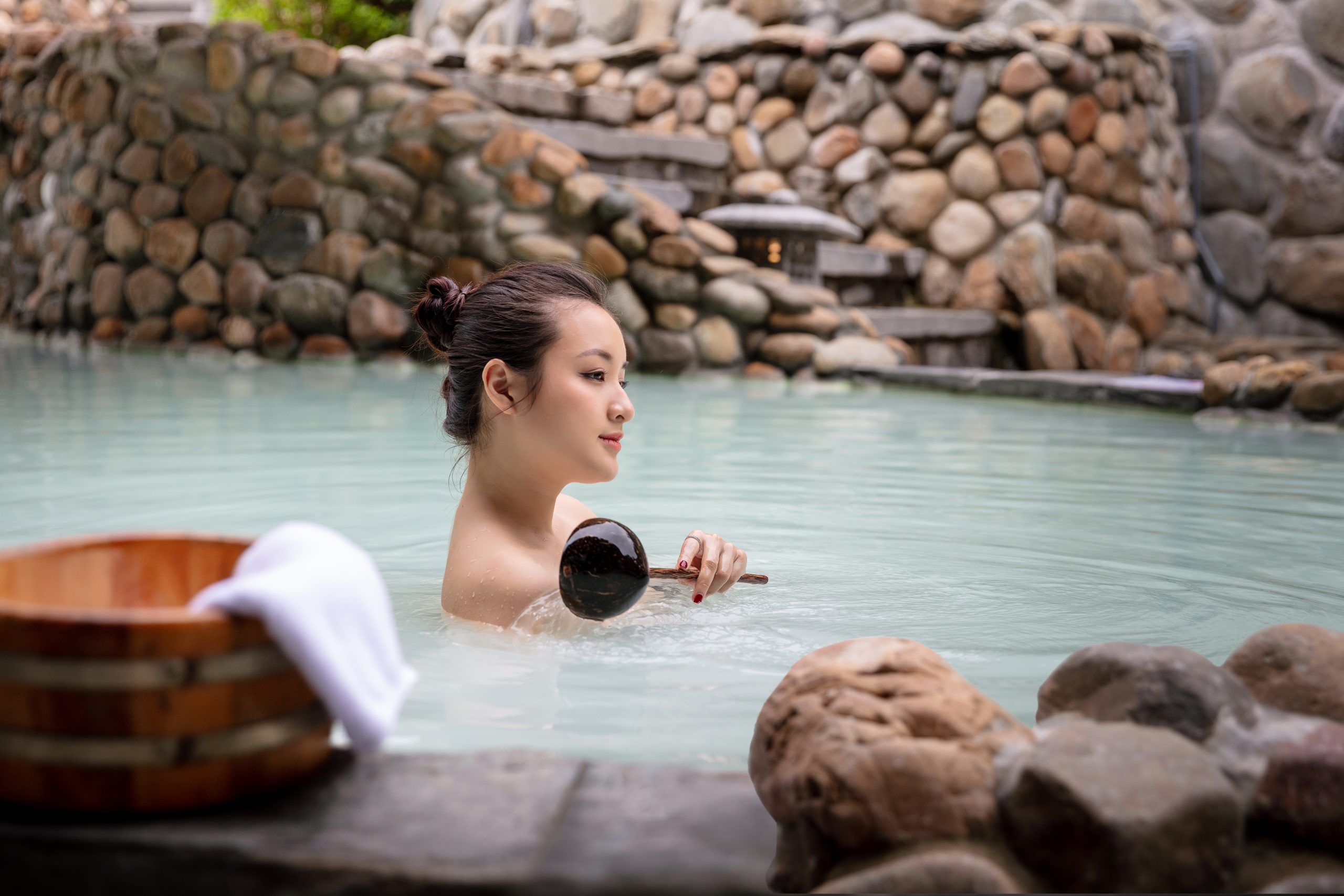 Tìm hiểu tác dụng của lưu huỳnh trong dòng suối khoáng nóng KOBI Onsen Resort Hue